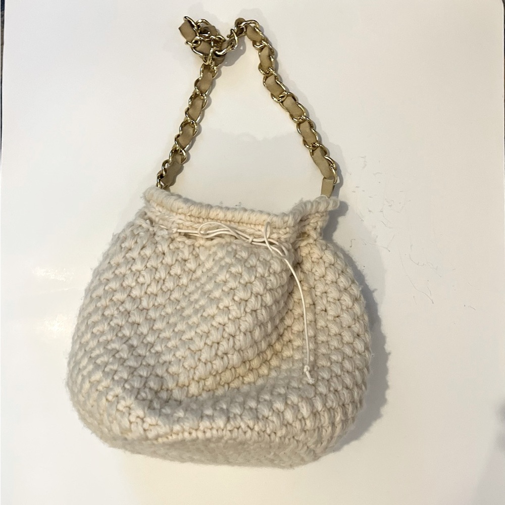 White Caterina Bertini Italian Wool Knit bucket bag with gold leather chain